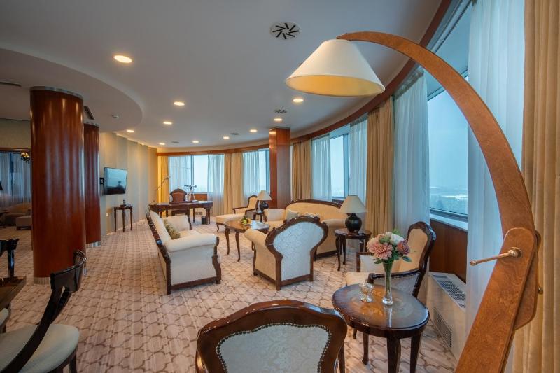 Presidential Suite image 3