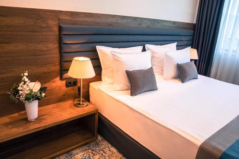   Premium Double Room image 3