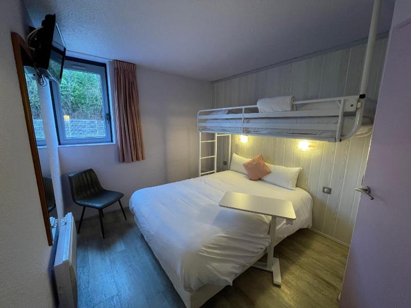 Triple Room (2 Adults + 1 Child) image 4