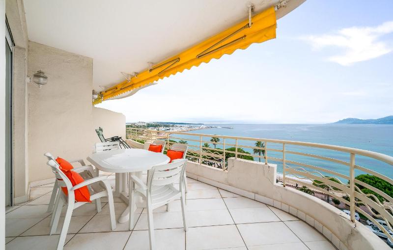 Gorgeous Apartment In Cannes With House Sea View - image 26