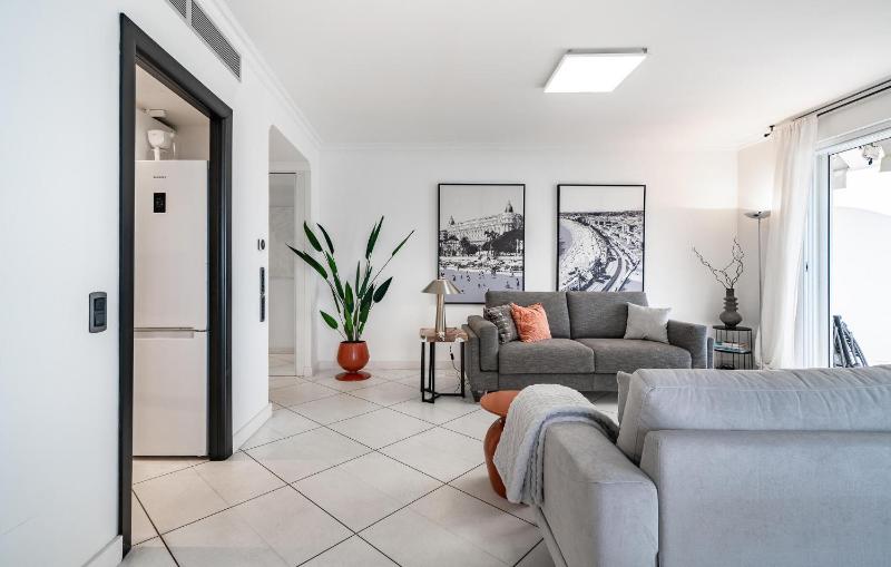 Gorgeous Apartment In Cannes With House Sea View - image 31