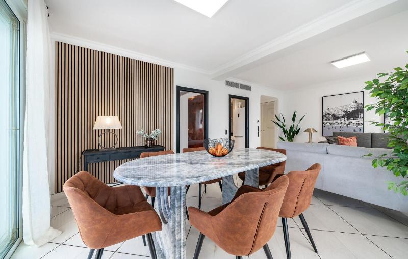 Gorgeous Apartment In Cannes With House Sea View - image 5