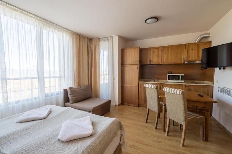 Studio with Free Spa Access - Main Building image 3