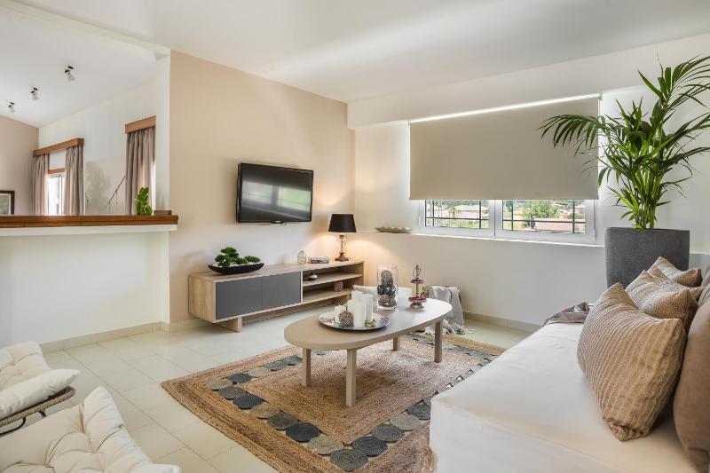 Malibu Suites & Apartments - image 27