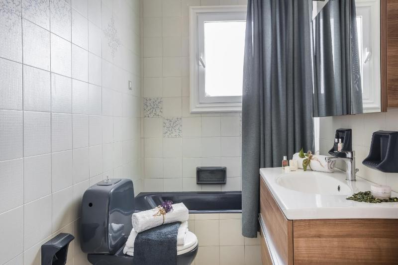 Malibu Suites & Apartments - image 16
