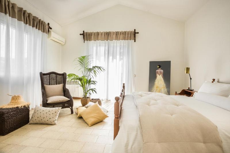 Malibu Suites & Apartments - image 26