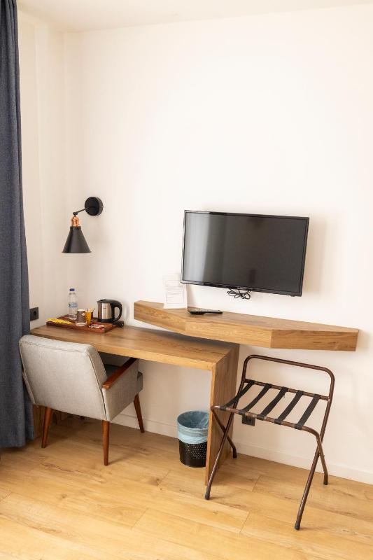 Premium Double Room image 2