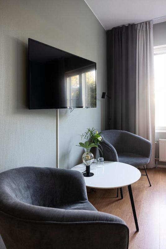 Standard Twin Room image 4