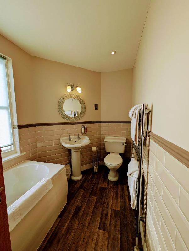 Double Room with Private Bathroom image 3