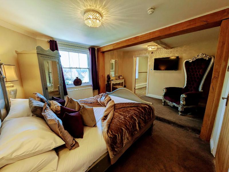 Deluxe Double Room with Shower image 4