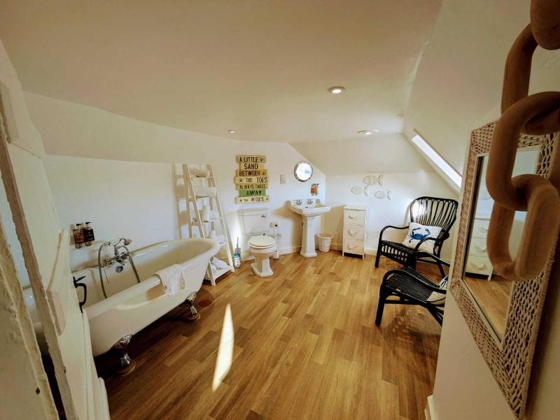 Superior Quadruple Room image 4