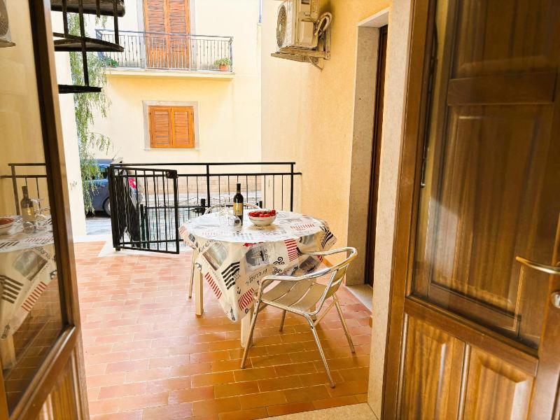 Casa Amodei a pochi passi dal mare - image 1