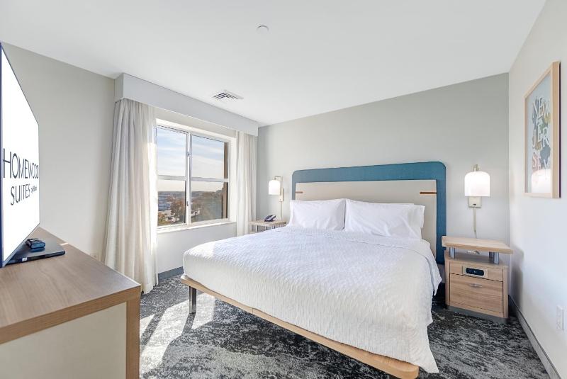 One-Bedroom King Suite - Non-Smoking image 3