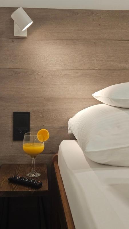 Standard Twin Room image 1