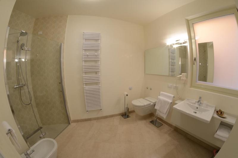 Comfort Double Room image 3