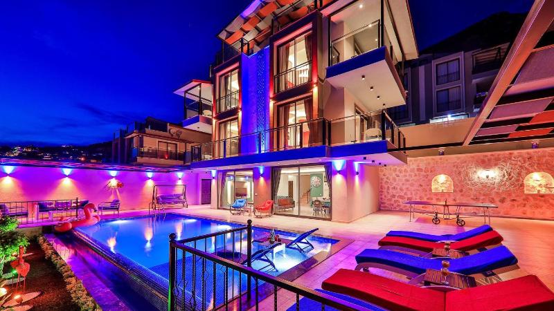 Kalkan 5 Bedroom Luxury Villa with Private Pool - image 24