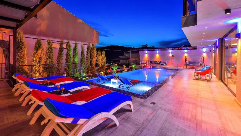 Kalkan 5 Bedroom Luxury Villa with Private Pool - image 20