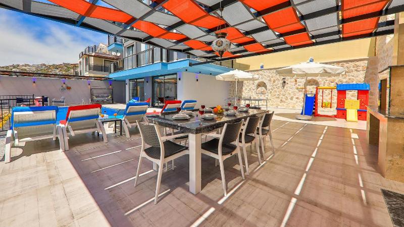 Kalkan 5 Bedroom Luxury Villa with Private Pool - image 12