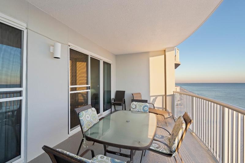 Island Royale 902 - image 25