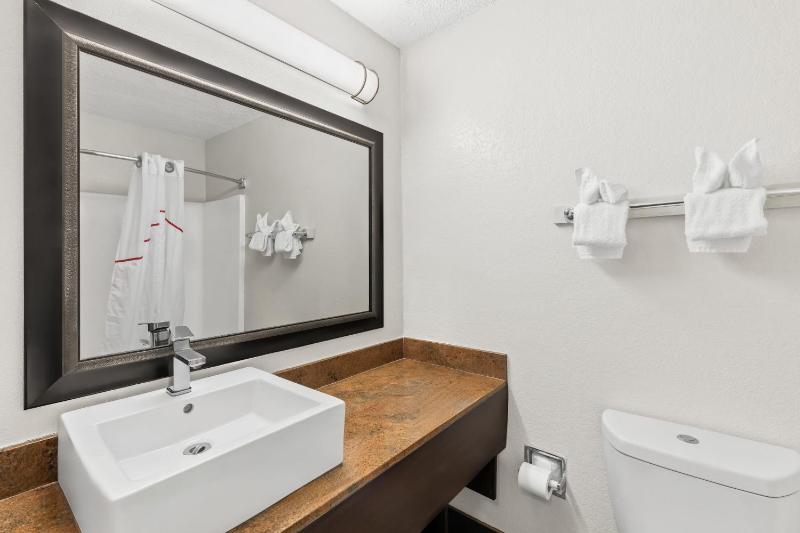 Premium Room with Two Queen Beds Smoke Free (Upgraded Bedding and Snack Box) image 4