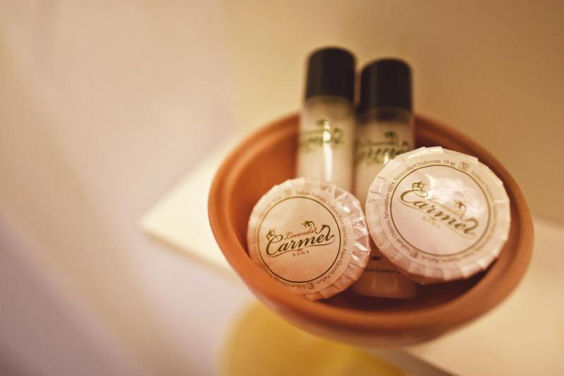 Triple Room with Private Bathroom image 4