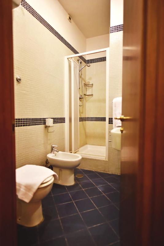 Triple Room with Private Bathroom image 2