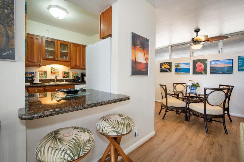 One-Bedroom Ocean Front image 3