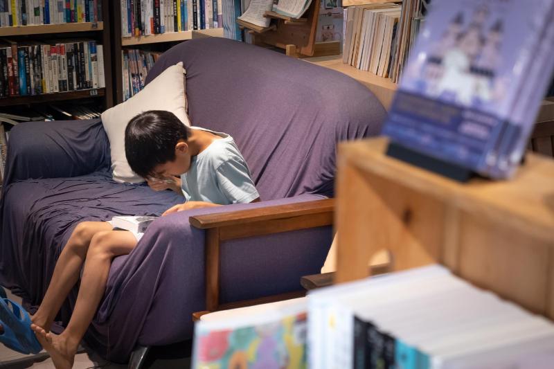REST Book & Bed - image 28