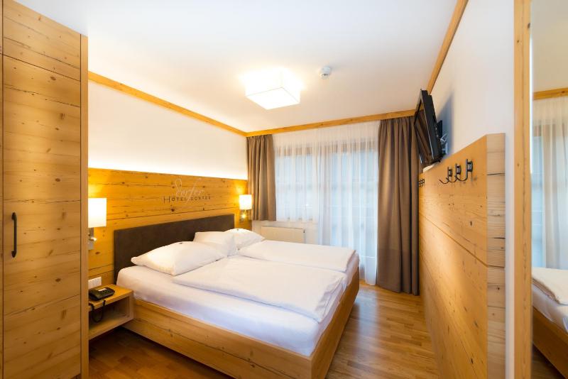Small Double Room image 1