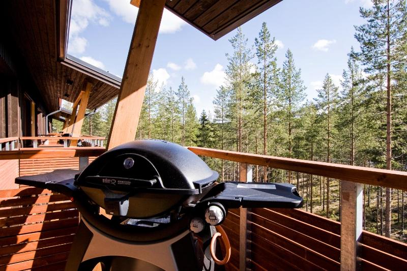 Four-Bedroom Apartment with Sauna - No Pets image 2