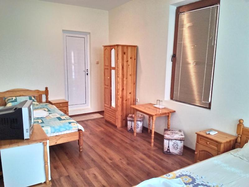 Triple Room with Balcony image 3