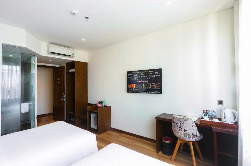 Pink Garden Hotel - image 10