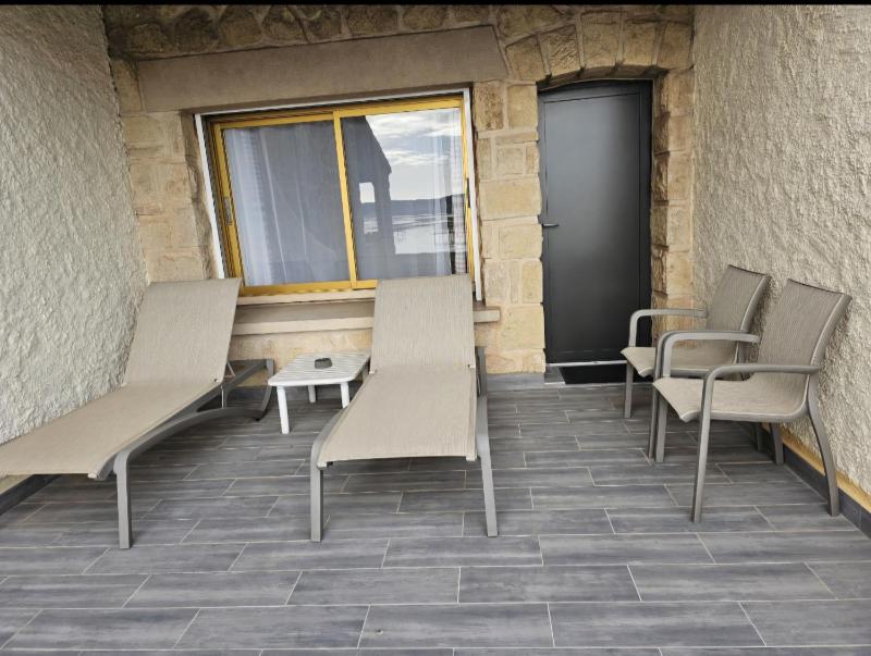 Standard Double Room - Pond Front View and Terrace image 4