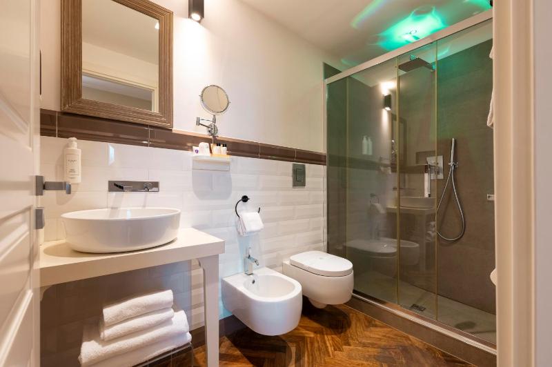 Executive Double Room image 1