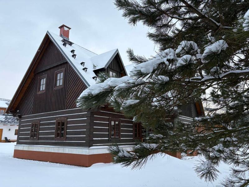 Five-Bedroom House image 3