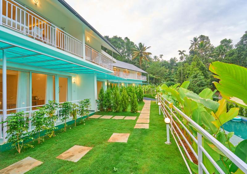 Ice Mist Pool Resort Munnar by VOYE HOMES - image 15