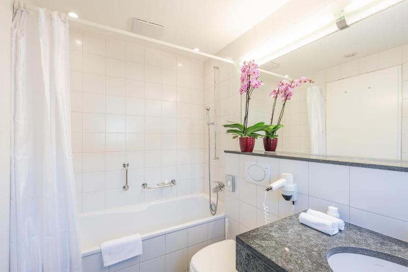 Standard Double Room image 4