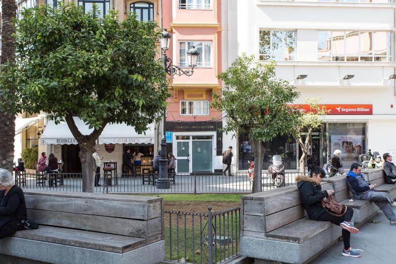 Apartment with Private Terrace (6 Adults) - Attic - Calle Adolfo Rodriguez Jurado 8 image 2