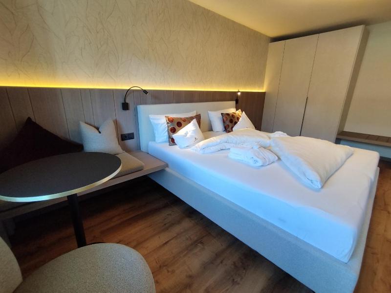 Junior Suite with Mountain View image 1