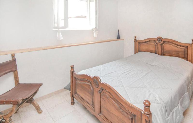Stunning Apartment In Le Sambuc With Wifi - image 23