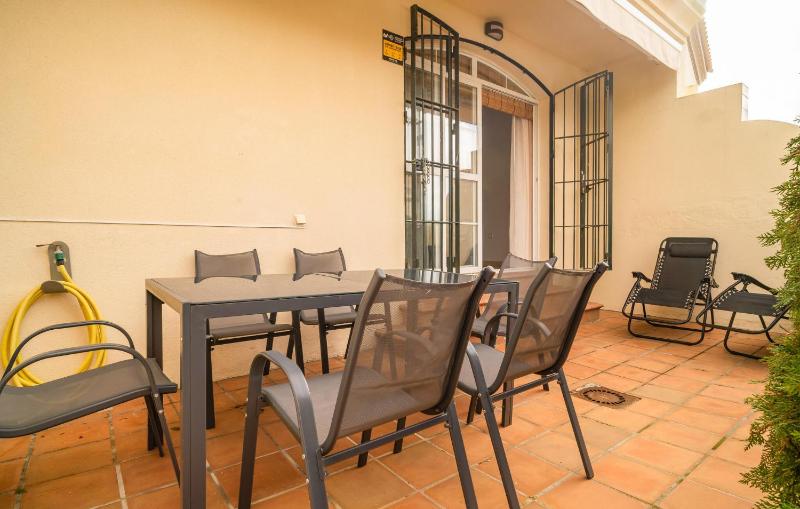 Awesome Home In San Luis De Sabinillas - image 3