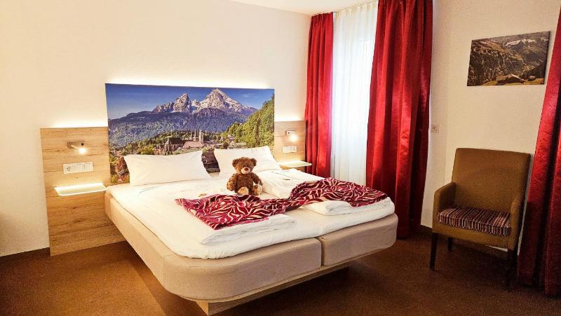 Large Double Room image 3