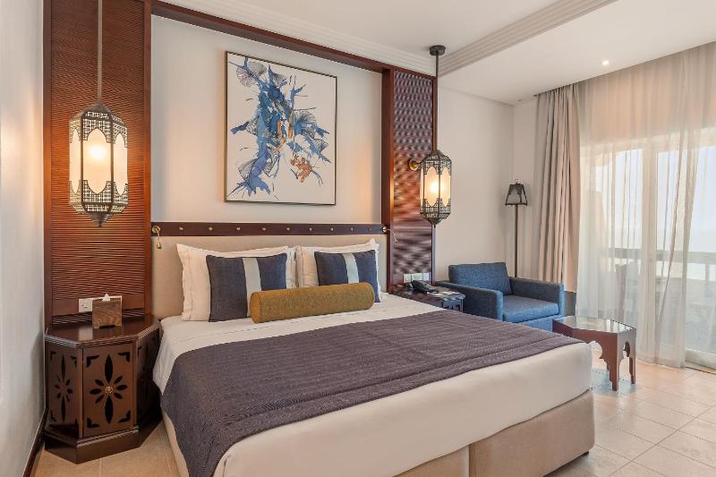 Deluxe Room Sea View image 4