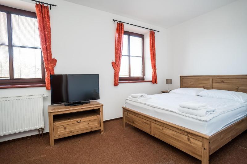 Double Room with Extra Bed image 1