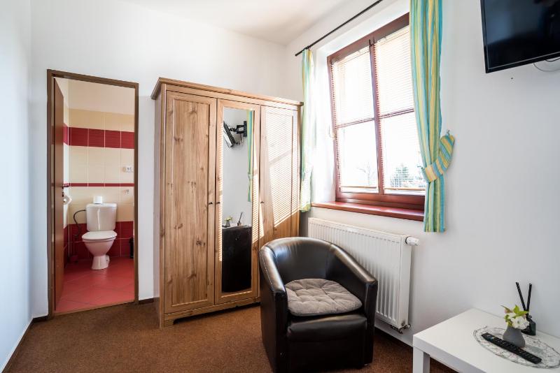 Double Room with Garden View image 1