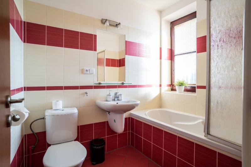 Double Room with Garden View image 4