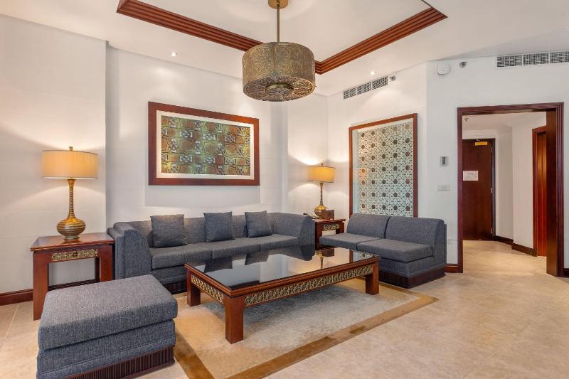Deluxe Suite with Sea View image 1