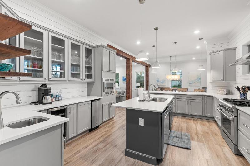 Pool 30A Fire Table Gourmet Kitchen Luxury - image 28