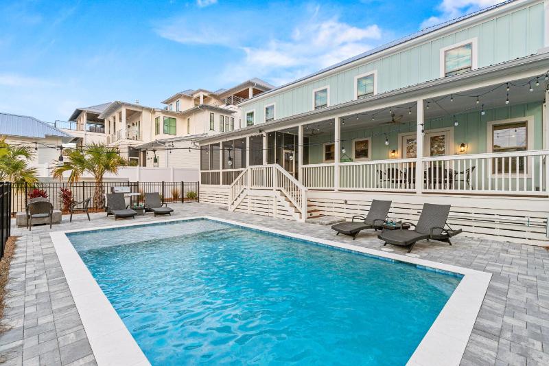 Pool 30A Fire Table Gourmet Kitchen Luxury - image 46