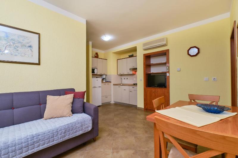 Apartments Anci - image 6